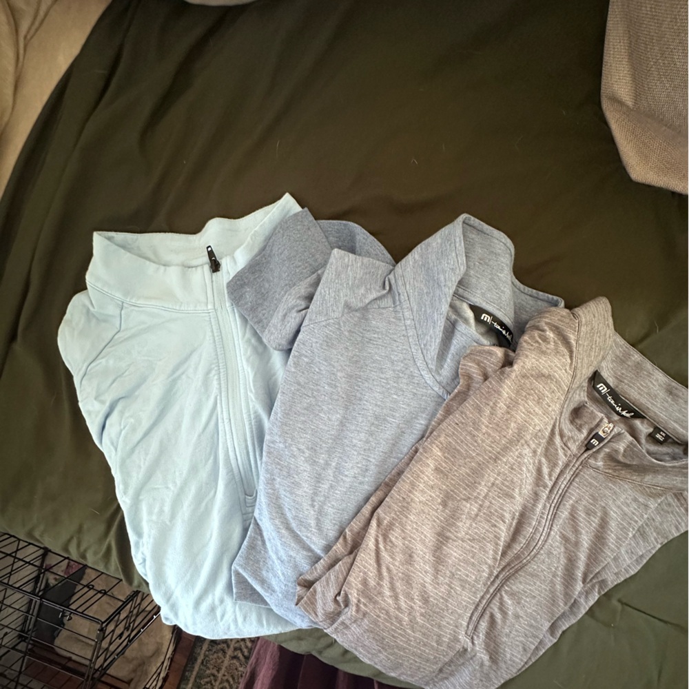 Pack of 3 XXL Travis Mathew 1/4 zips
